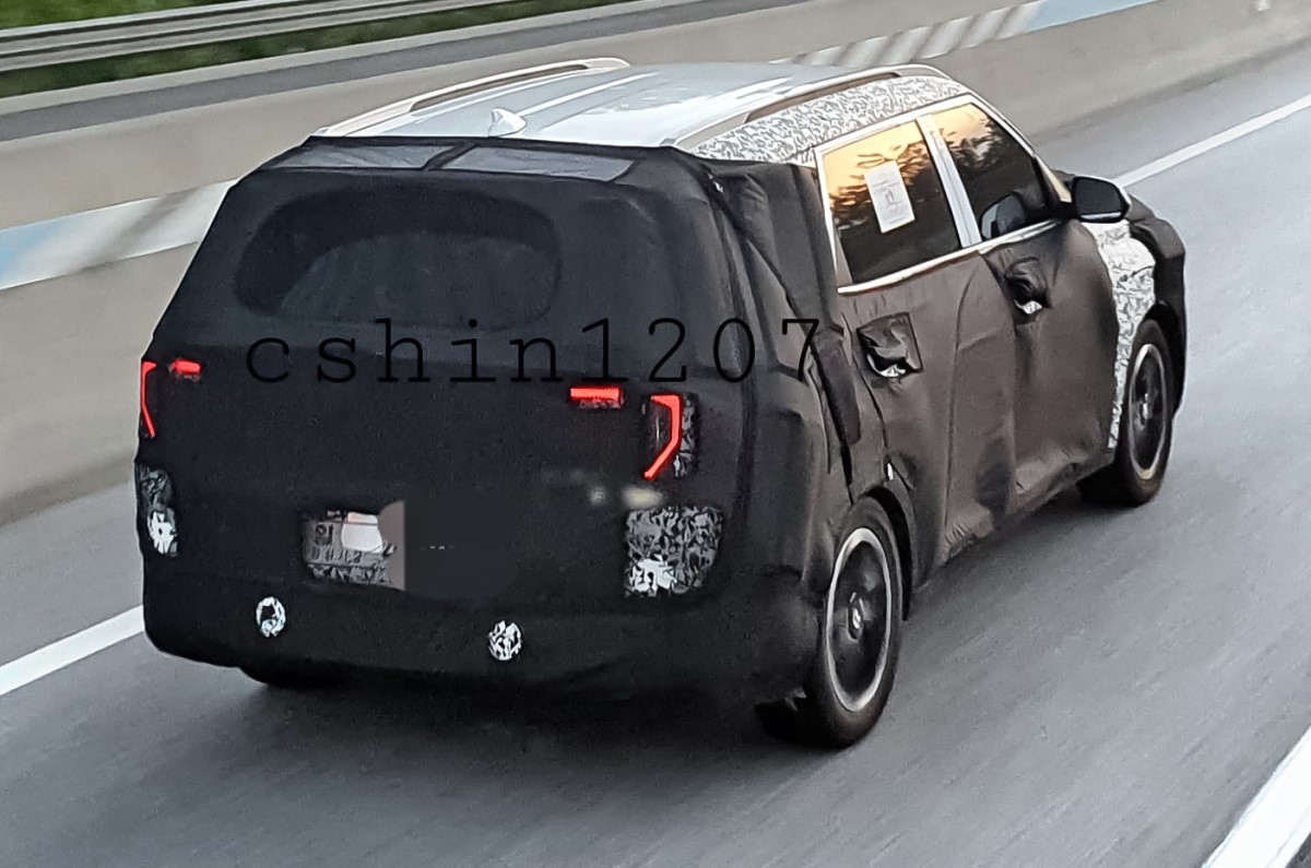 Kia Carens facelift spied testing ahead of 2025 debut