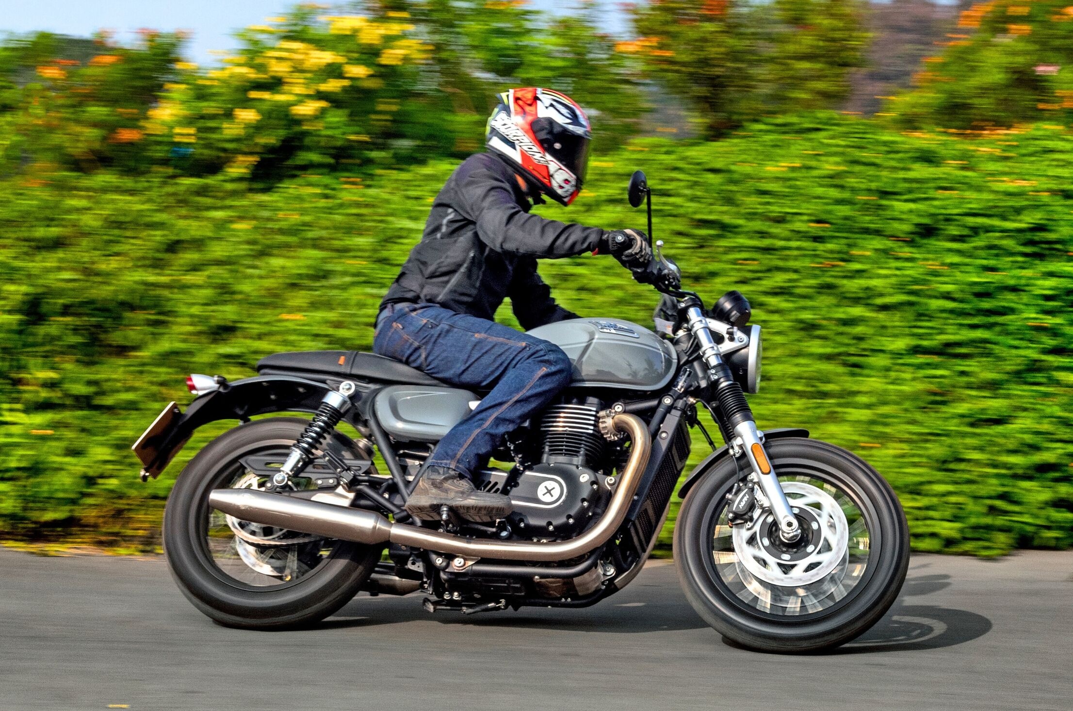 Brixton Cromwell 1200 quick ride: Most affordable 1200cc motorcycle