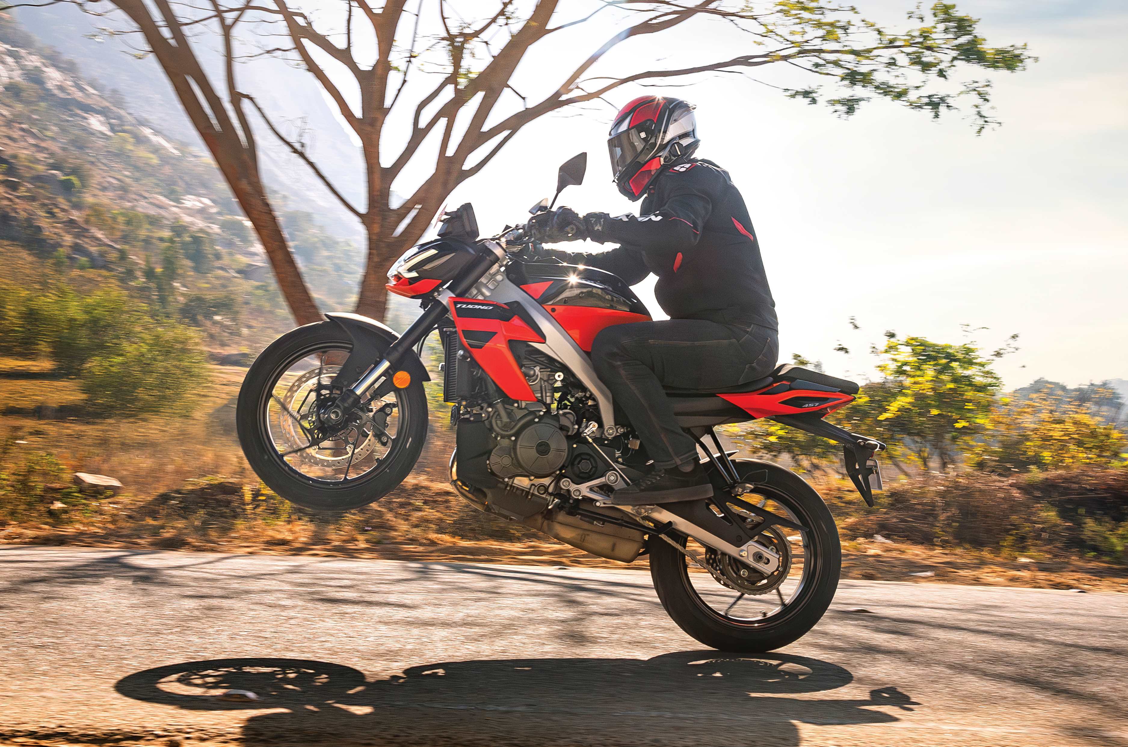 Aprilia Tuono 457 review All the thunder you need